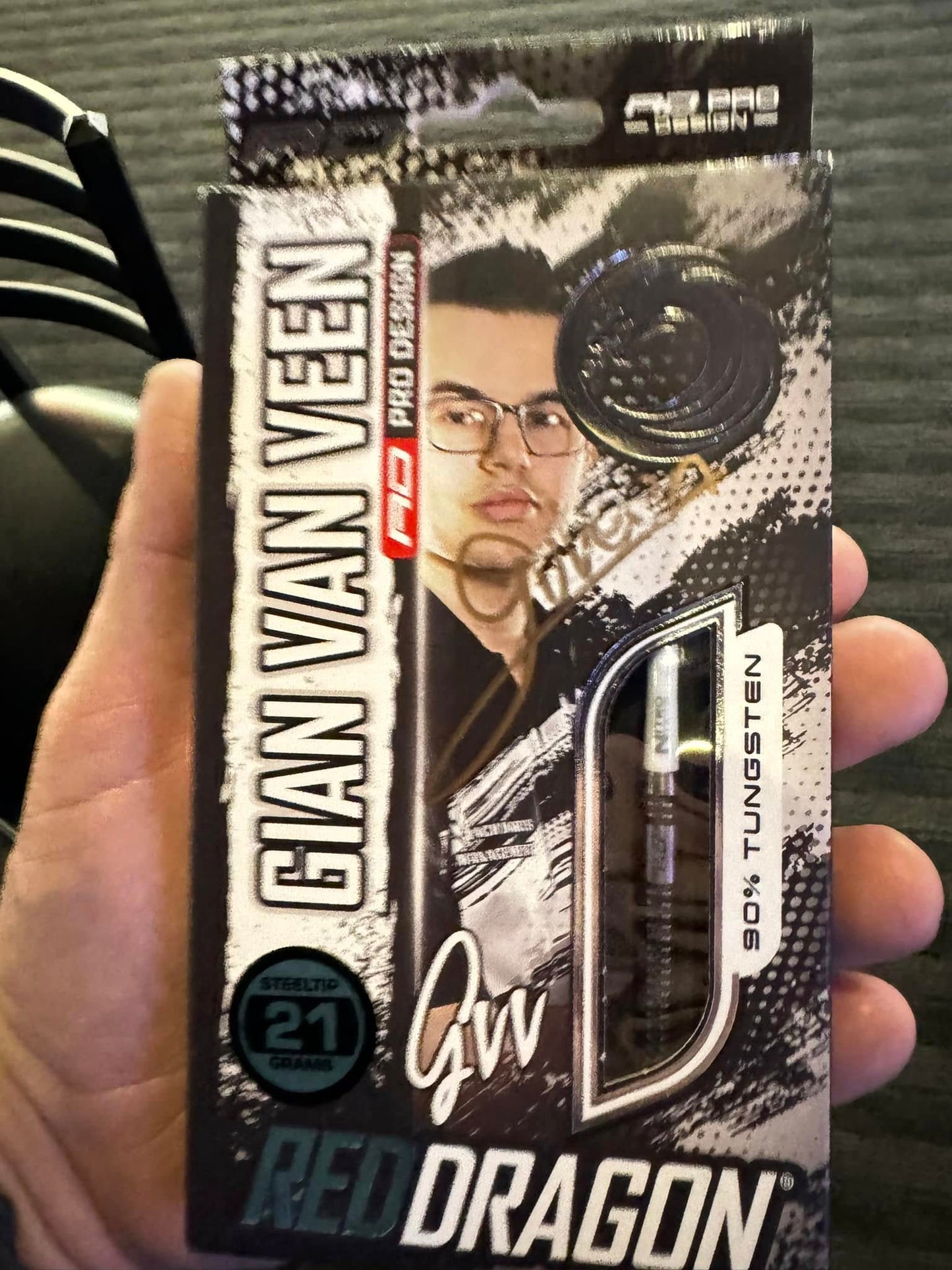 21G Gian van Veen Autographed Darts
